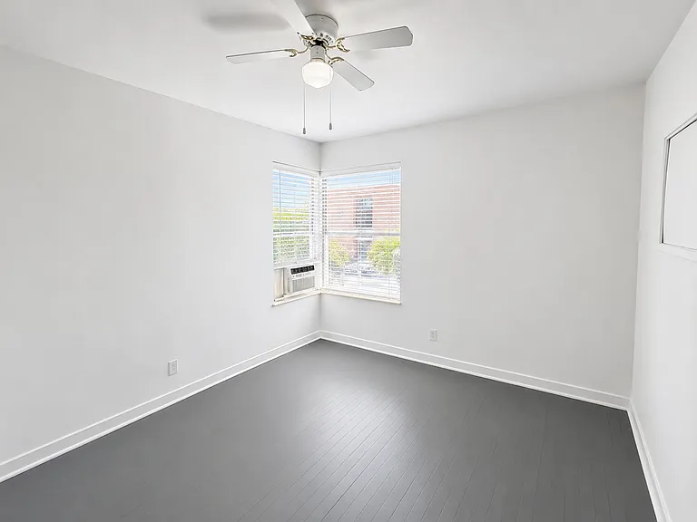 306-314 N Lakeside Ct — Photo 19