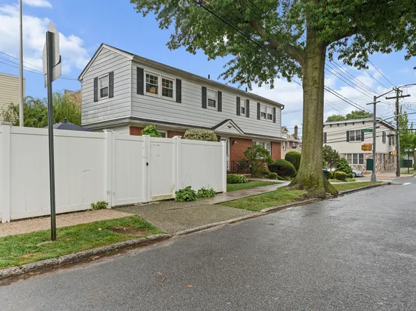 76 Jefferson Street image 3 of 36