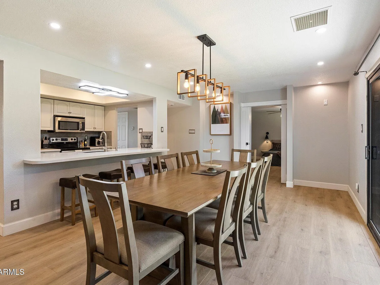 3 bed, 2.0 bath, 1888 sqft, $4,200 — Photo 1