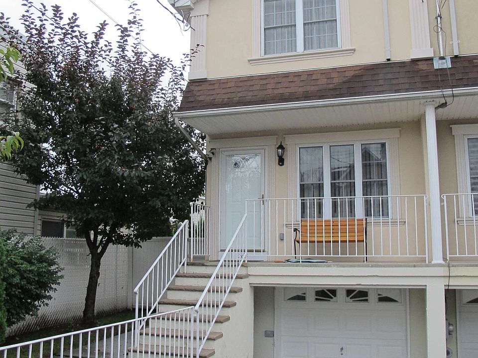 1st image of 560 W Caswell Ave