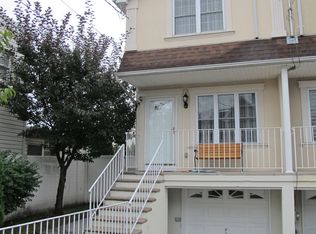 560 W Caswell Ave, Staten Island, NY 10314