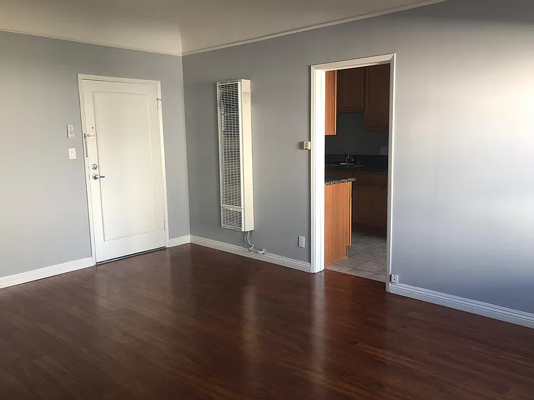 114 W Eulalia St #4 — Photo 6