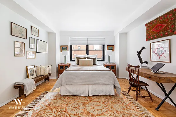 Sold by Warburg | media 6