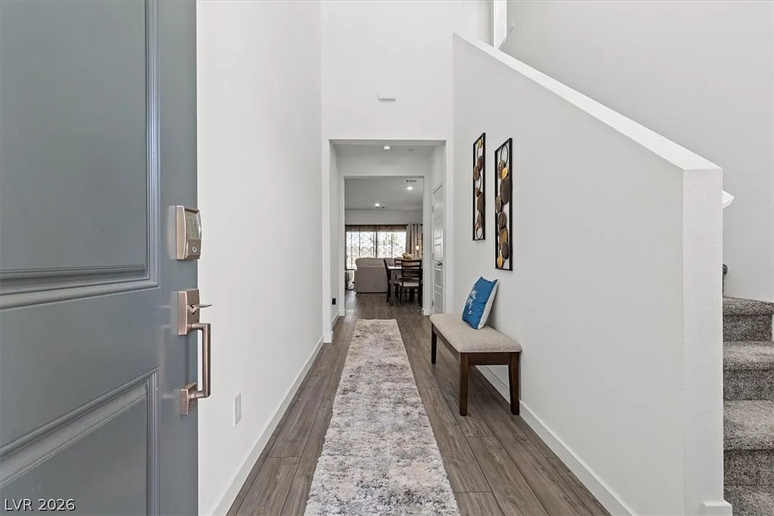 4 bed, 3.0 bath, 2276 sqft, $3,500 — Photo 3