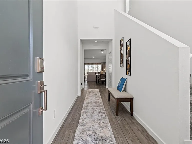 541 Preston Crest St — Photo 3
