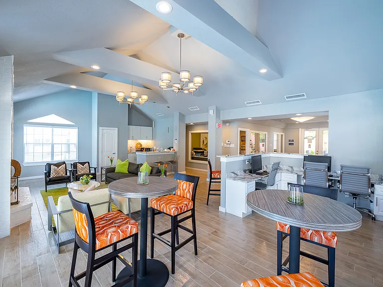 City Crest Apartments — Photo 21