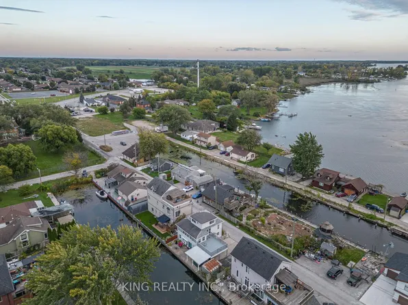 42 Wahneta Ave, Lasalle, ON N9J 1T7