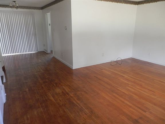 3rd image of 4109 E Saratoga Dr