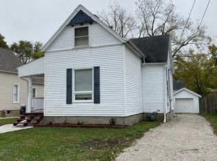 916 W Grove St, Bloomington, IL