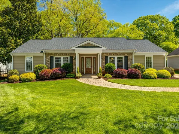 8001 Crockett Ln, Charlotte, NC 28270