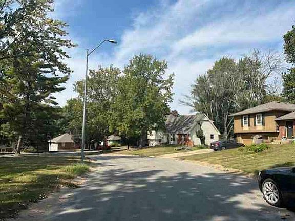 5th image of 13004 E 53rd Ter