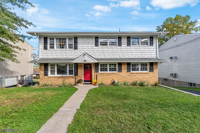 47 Mary St — Photo 1