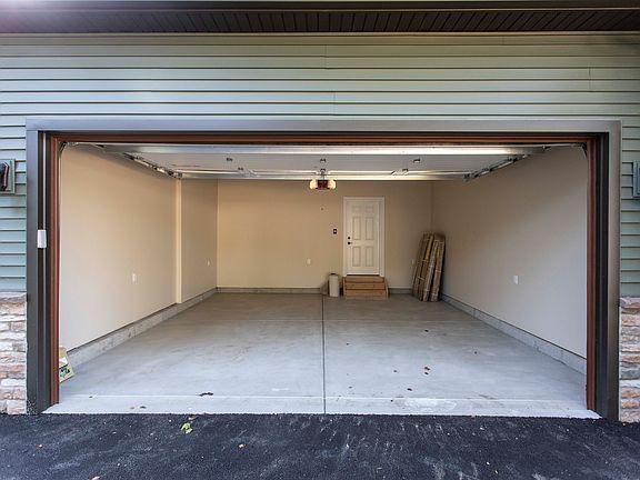 5th image of 779 Quaker Rd #1