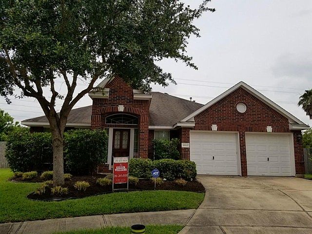 1st image of 10303 Dell Cir