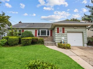 2293 Charing Cross Rd, Baldwin, NY 11510