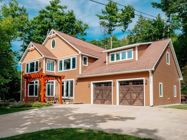 6860 Peninsula Dr, Traverse City, MI 49686