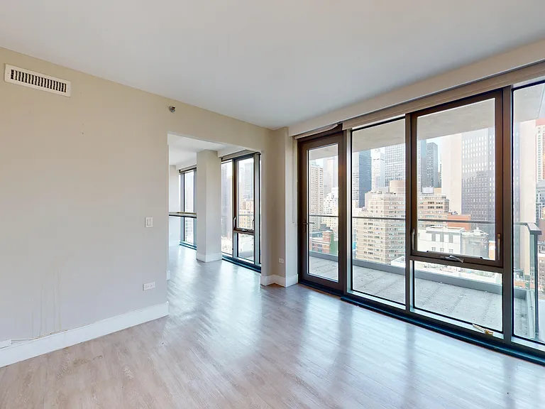 237 E 34th St #1904 — Photo 6