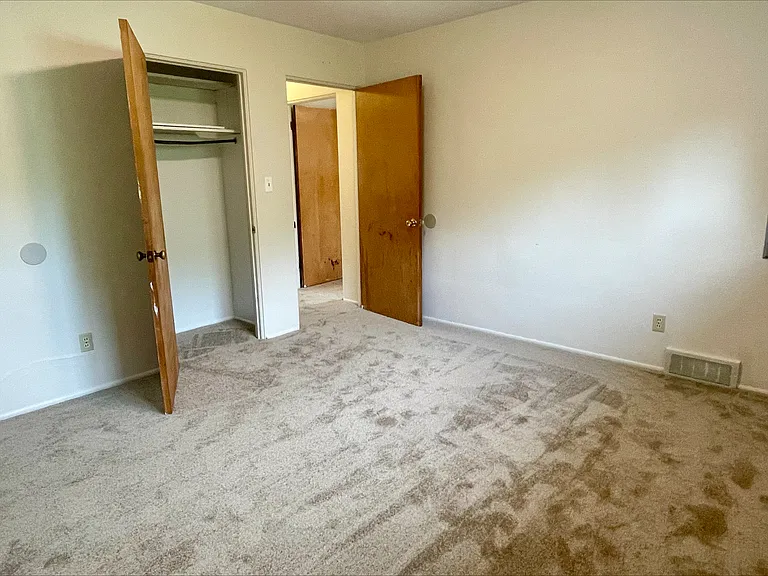 565 Treeside Dr — Photo 13