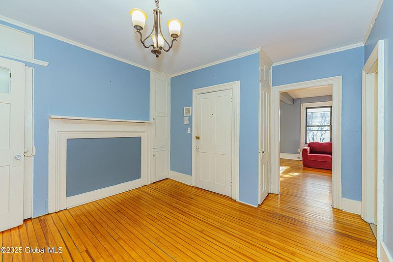 5th image of 279 Lark Street