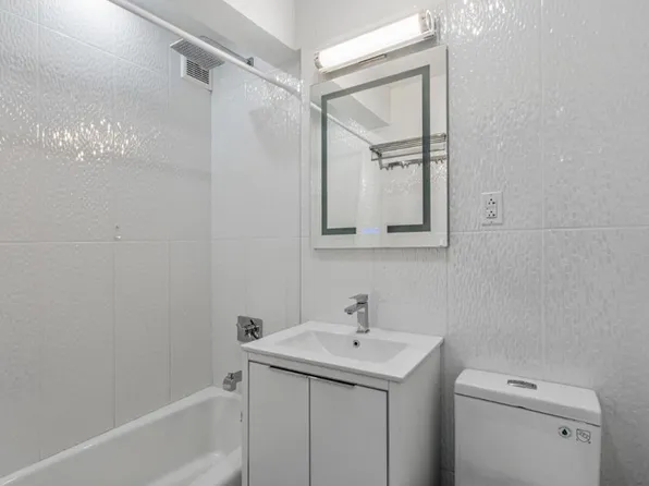 100-25 Queens Boulevard image 7 of 10