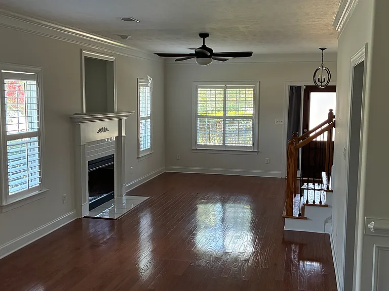 700 Bonnie Oaks Ln — Photo 3