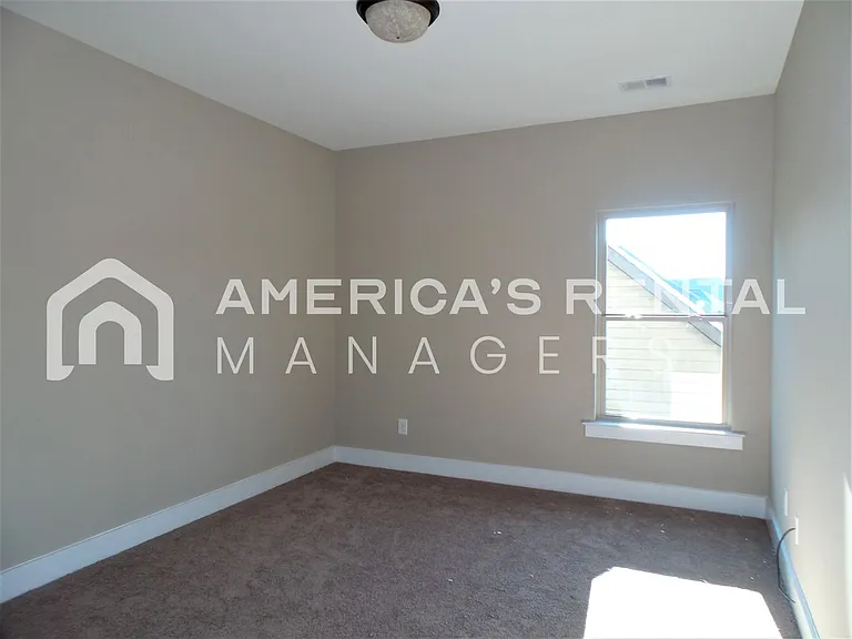 6451 Cheshire Cove Dr — Photo 15