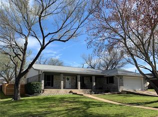 101 Dumbeck Dr, Elgin, TX 78621