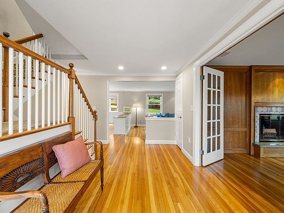 5th image of 11 Sterling Rd