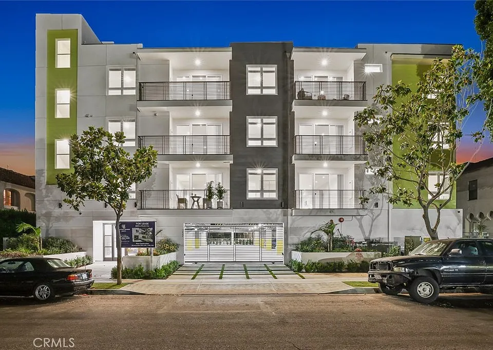 5820 La Mirada Ave #401