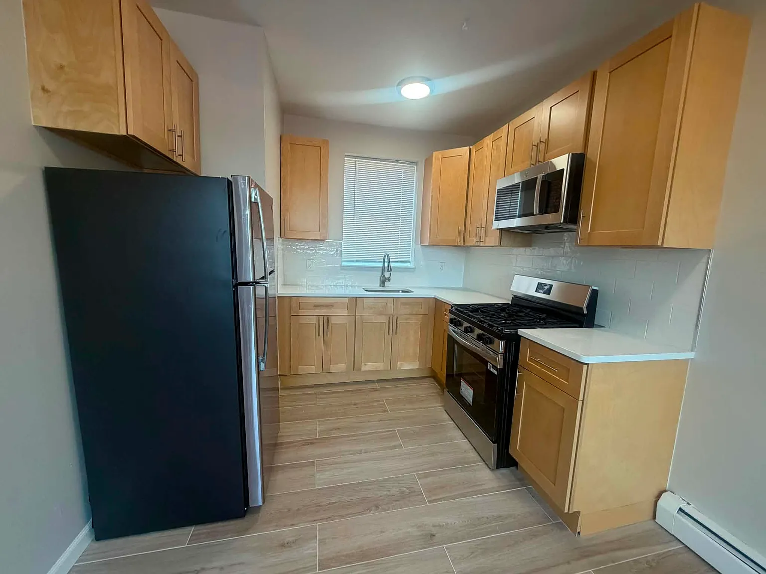 2 bed, 750 sqft, $2,195 — Photo 2