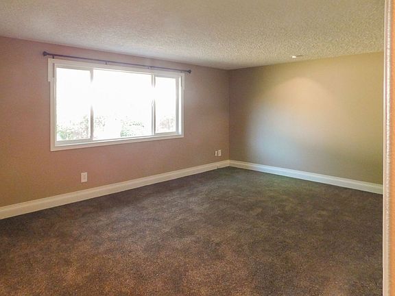5th image of 12807 NE 11th Ct