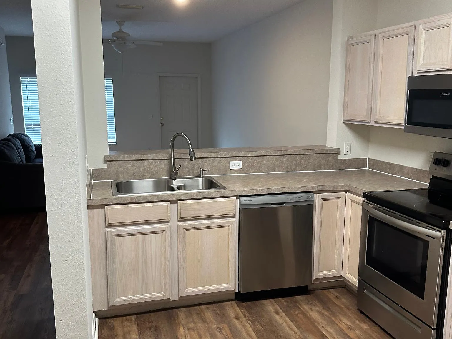 304 Southern Branch Ln — Photo 3