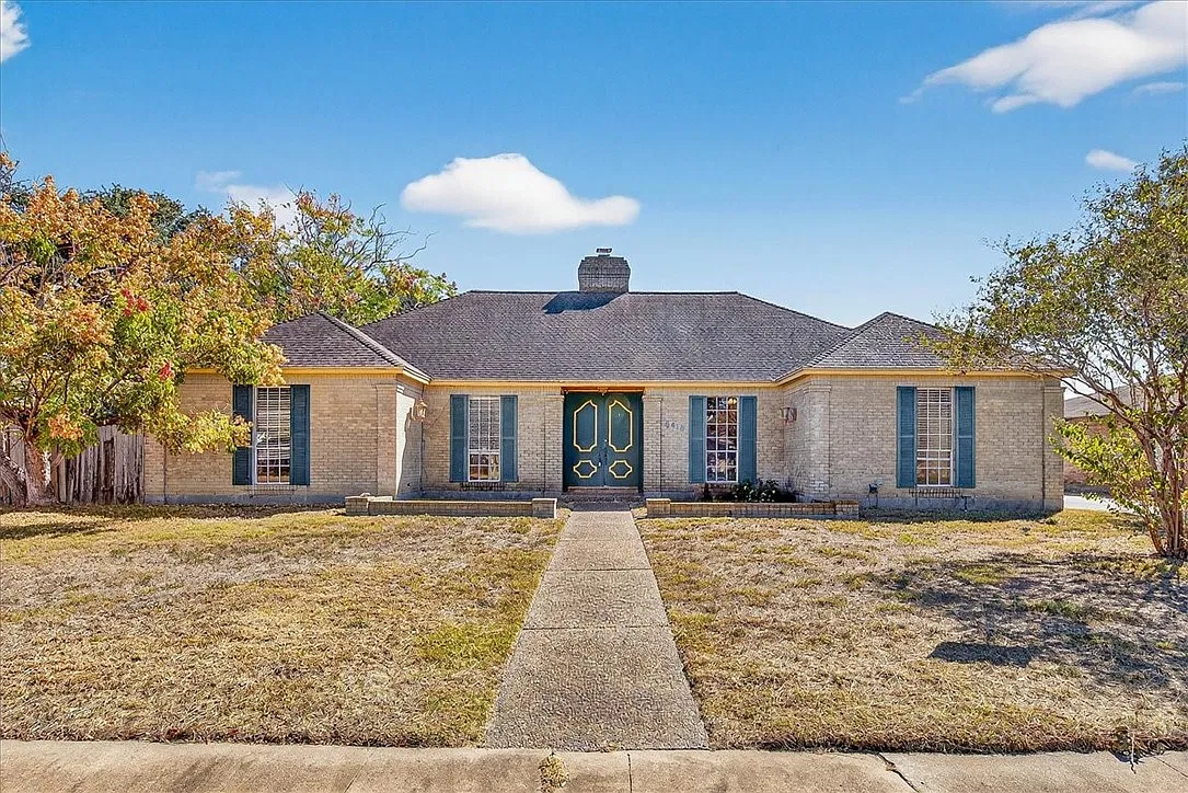 4 bed, 3.0 bath, 2613 sqft, $2,500 — Photo 1