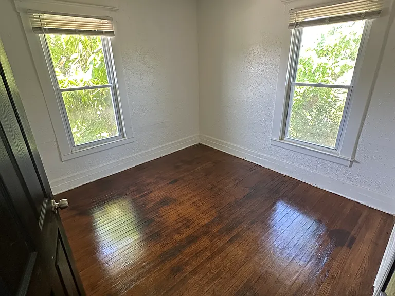 2754 Columbus St — Photo 12