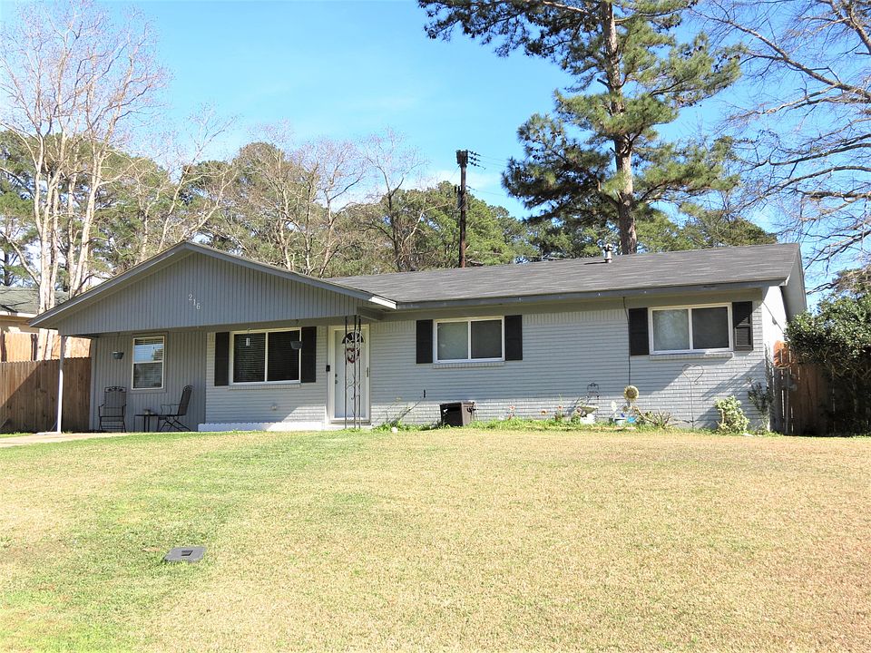 1st image of 216 Magnolia St