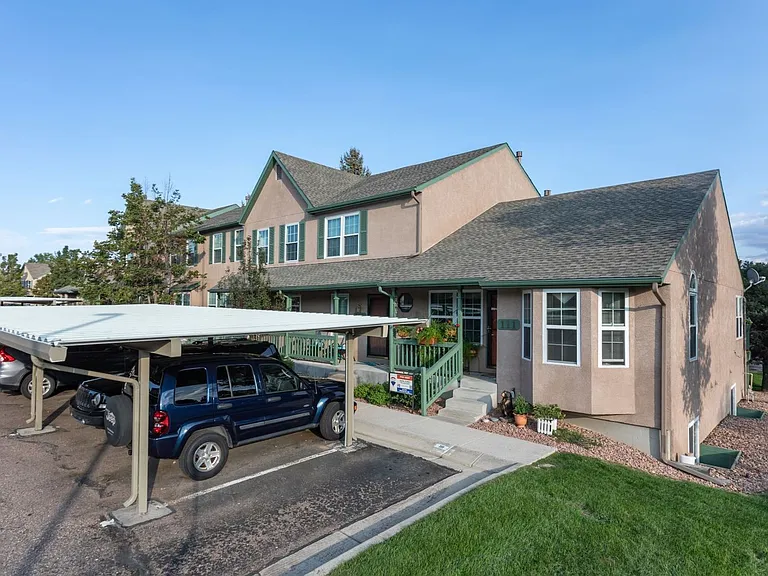 111 Iveystone Ct — Photo 2