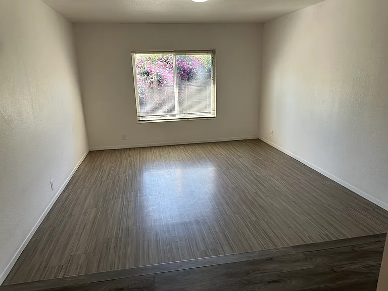 3609 Rowley Dr — Photo 5