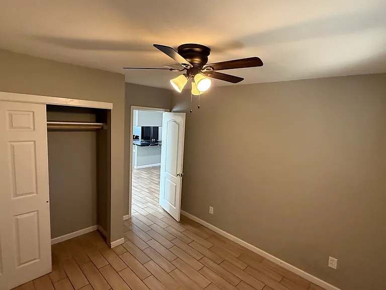 1410 W Pepper Pl #B — Photo 10