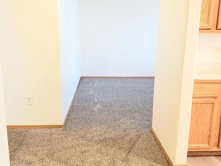 1105 N Western Ave — Photo 2