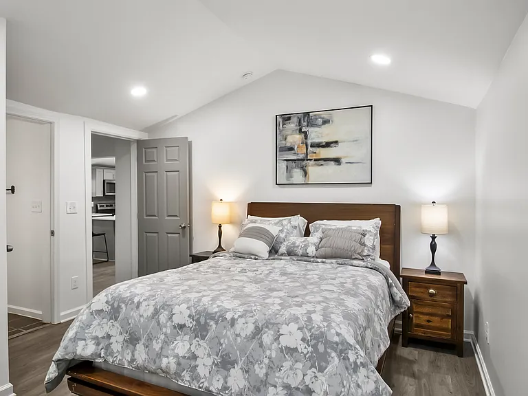 1135 Hillcrest Dr SE — Photo 15
