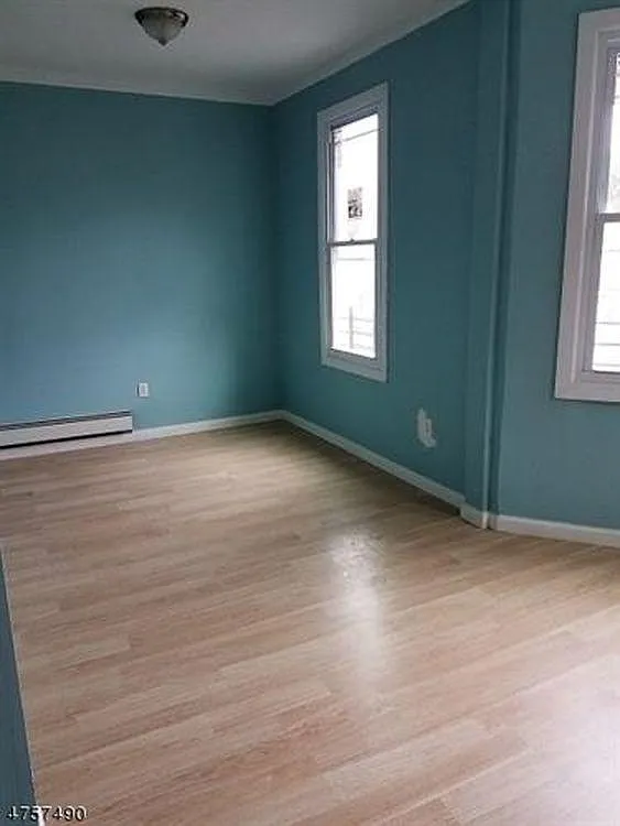 3 bed, $2,200 — Photo 2