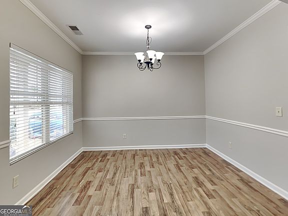 4th image of 1038 Regency Dr