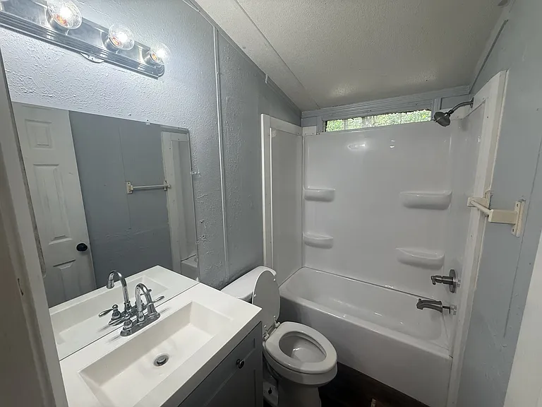 412 North St — Photo 10