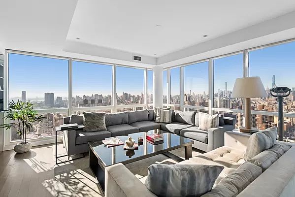 1st image of 2628 Broadway