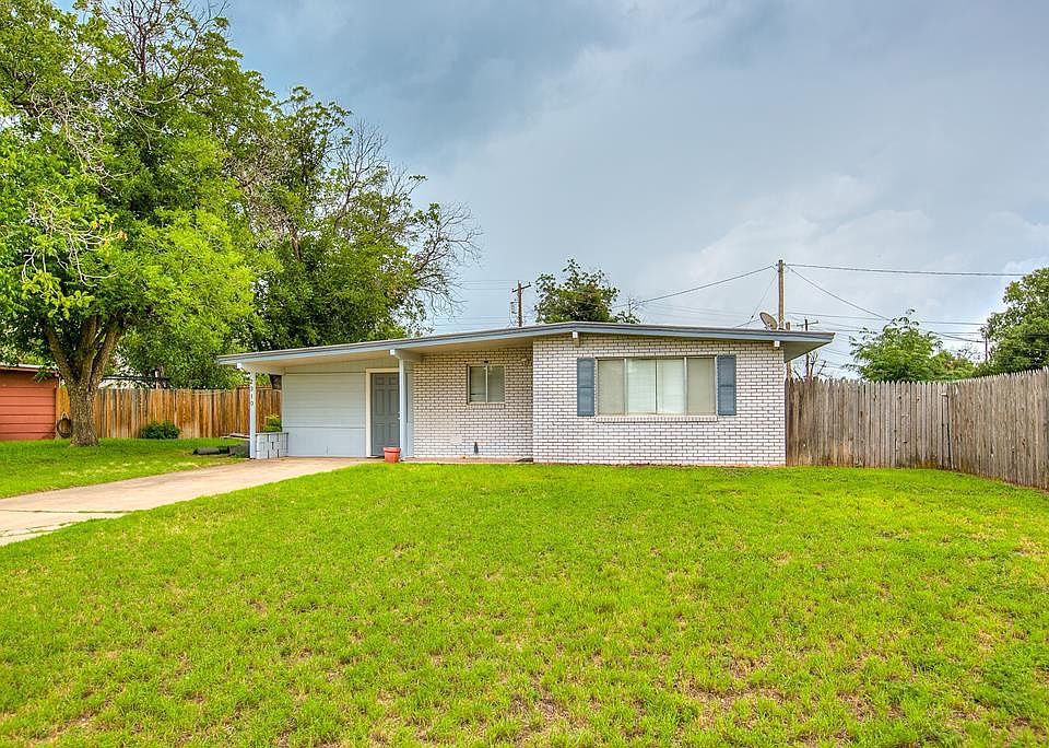1st image of 2310 Oxford Cir