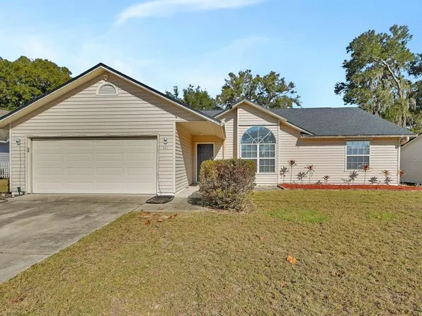 921 Village Lake Dr N, Deland, FL 32724