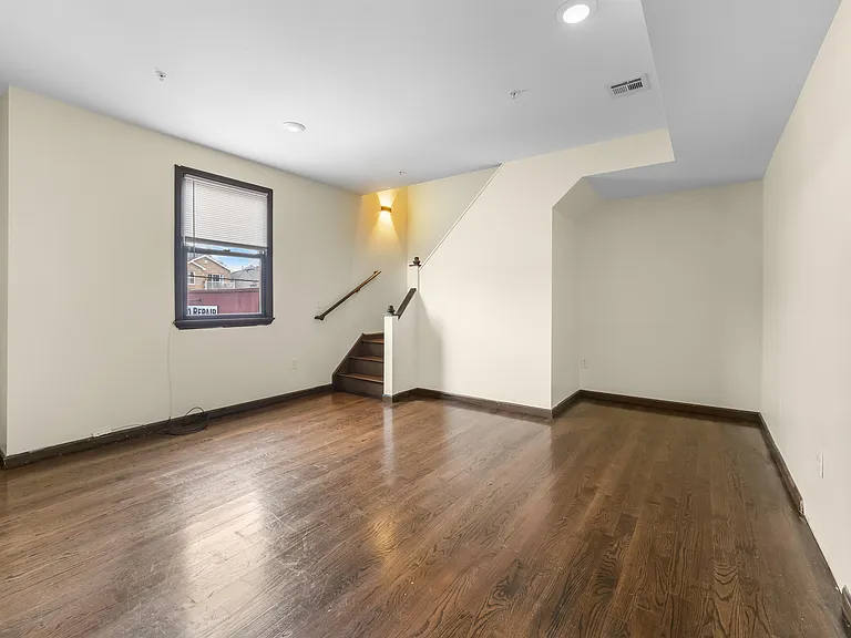 342 Broadway — Photo 7