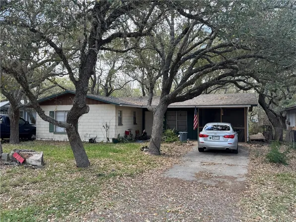 207 Griffith Dr, Rockport, TX 78382