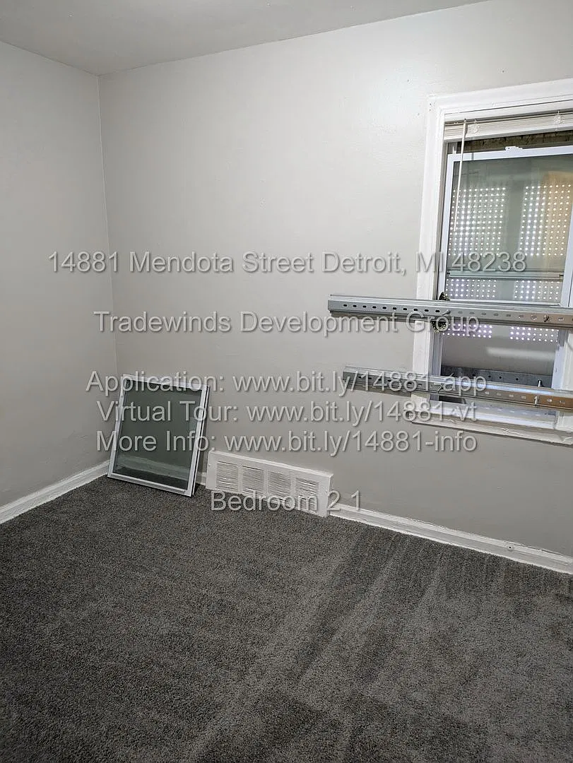 3BR Brick Bungalow | Large Eat-In Kitchen | $1,100 | Section 8 Welcome | 48238 — Photo 4