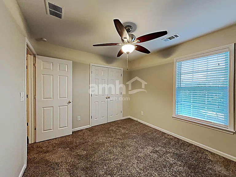 916 Bendleton Dr — Photo 13